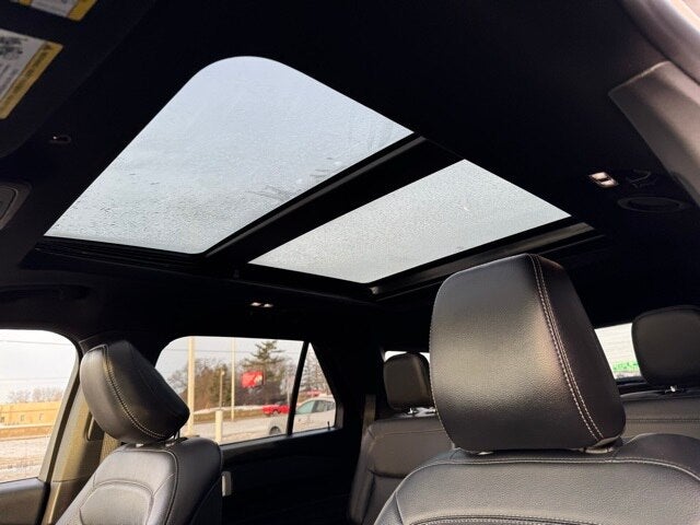 2020 Ford Explorer XLT w/ Twin Panel Moonroof + Heated Steering Wheel