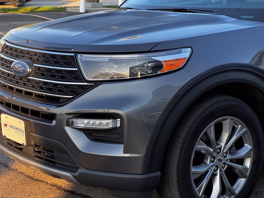 2023 Ford Explorer XLT w/Twin Panel Roof + Adaptive Cruise