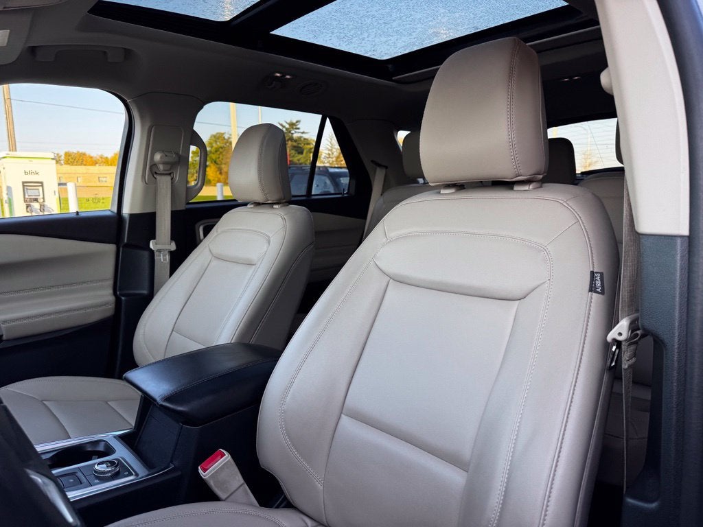 2023 Ford Explorer XLT w/Twin Panel Roof + Adaptive Cruise