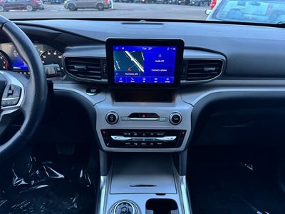 2023 Ford Explorer XLT w/ Twin Panel Moonroof + Trailer Tow Package