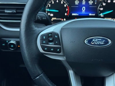 2023 Ford Explorer XLT w/ Twin Panel Moonroof + Trailer Tow Package