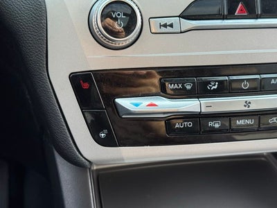 2023 Ford Explorer XLT w/ Twin Panel Moonroof + Tow Package