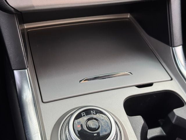 2023 Ford Explorer XLT w/ Twin Panel Moonroof + Tow Package