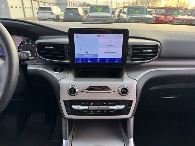 2023 Ford Explorer XLT w/ Twin Panel Moonroof + Tow Package