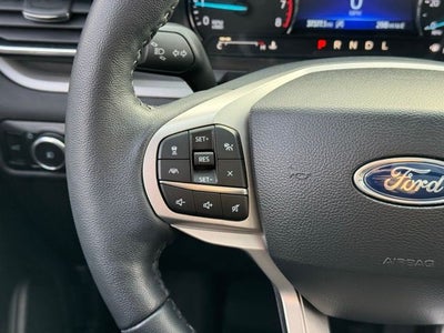2023 Ford Explorer XLT w/ Twin Panel Moonroof + Tow Package