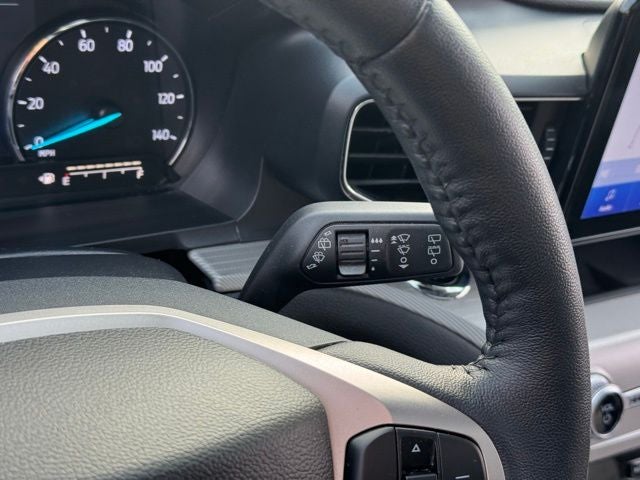 2023 Ford Explorer XLT w/ Twin Panel Moonroof + Tow Package