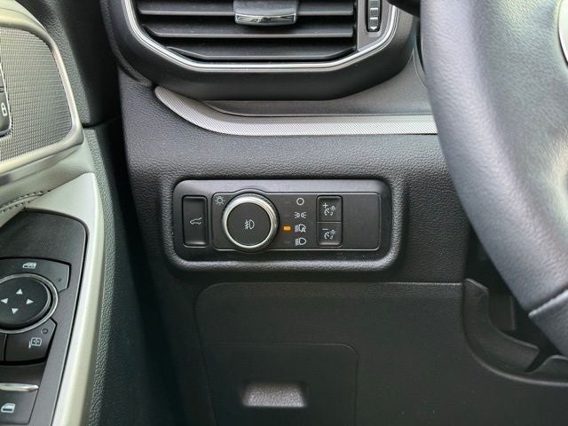 2023 Ford Explorer XLT w/ Twin Panel Moonroof + Tow Package