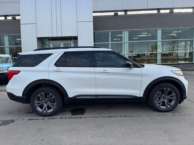 2023 Ford Explorer XLT w/ Twin Panel Moonroof + Tow Package