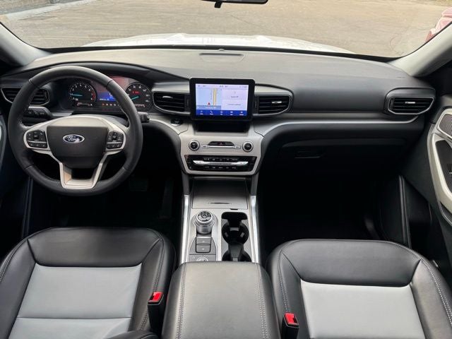 2023 Ford Explorer XLT w/ Twin Panel Moonroof + Tow Package