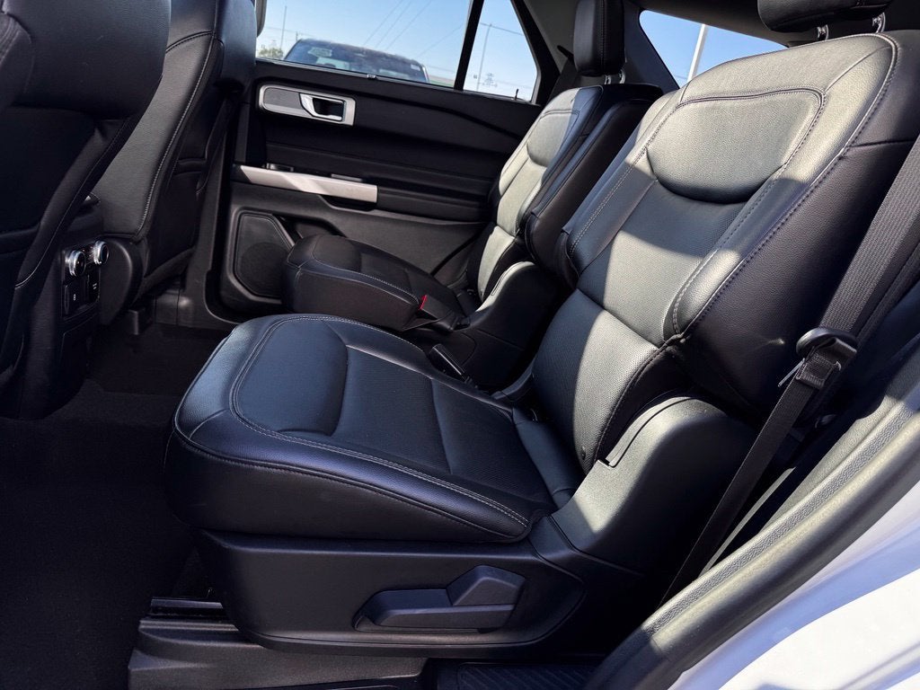 2023 Ford Explorer Limited w/Twin Panel Roof