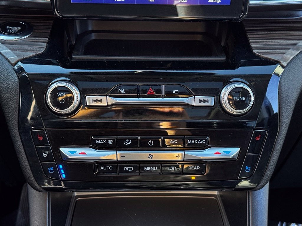 2023 Ford Explorer Limited w/Twin Panel Roof