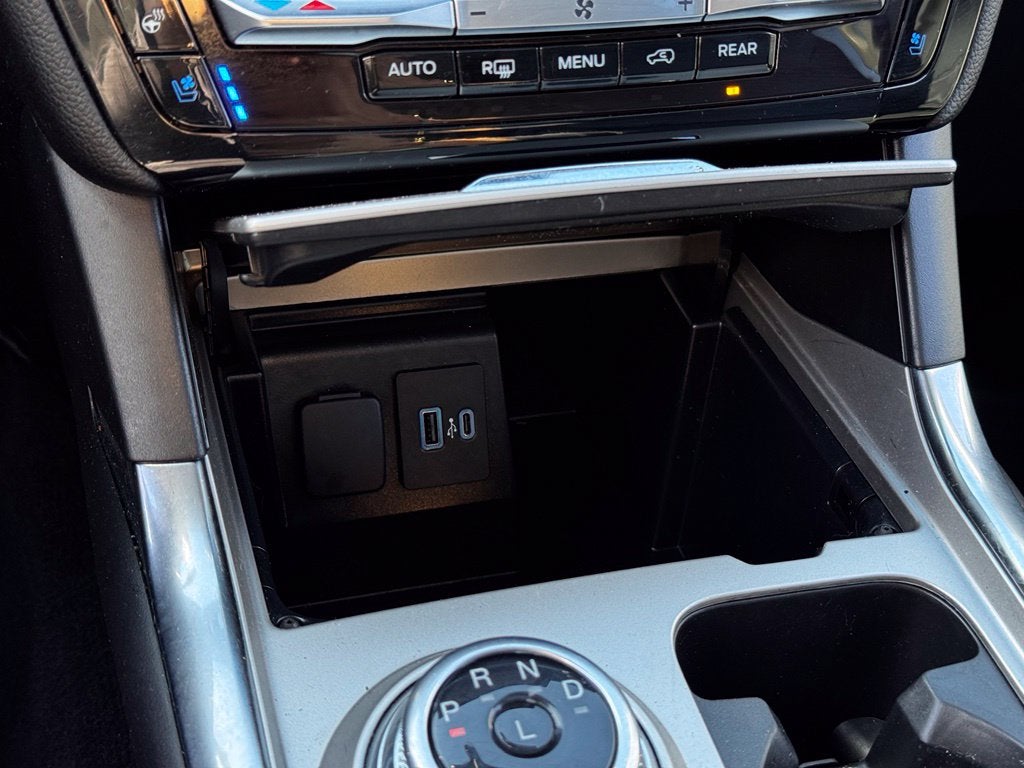 2023 Ford Explorer Limited w/Twin Panel Roof
