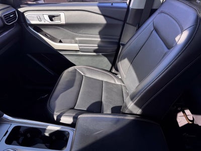 2023 Ford Explorer Limited w/Twin Panel Roof