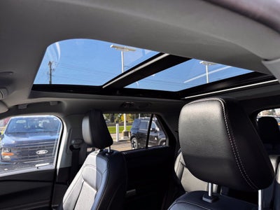 2023 Ford Explorer Limited w/Twin Panel Roof