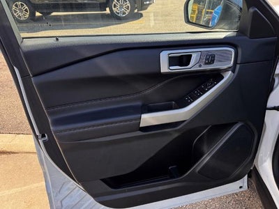 2023 Ford Explorer Limited w/Twin Panel Roof