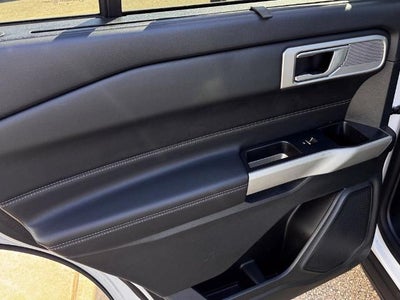 2023 Ford Explorer Limited w/Twin Panel Roof