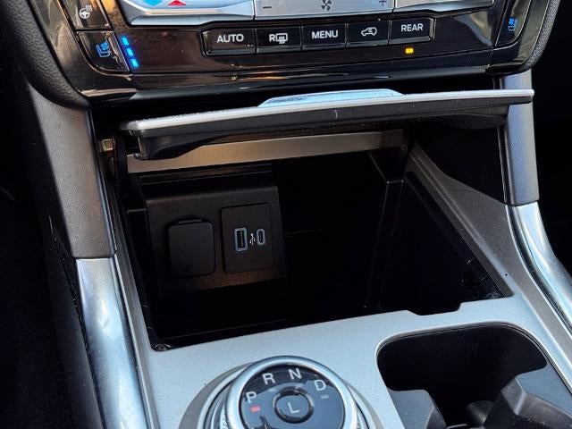2023 Ford Explorer Limited w/Twin Panel Roof
