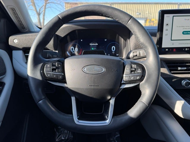2025 Ford Explorer Platinum w/ Twin Panel Moonroof + Massaging Seats