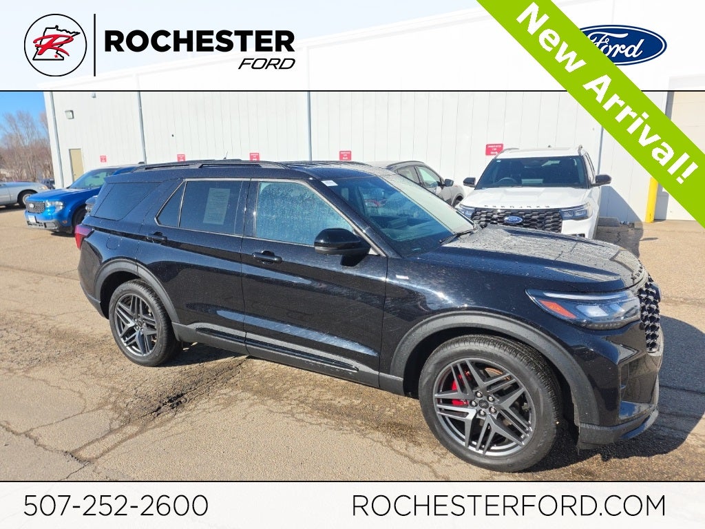 2025 Ford Explorer ST-Line w/ Heated Steering Wheel + Massaging Seats