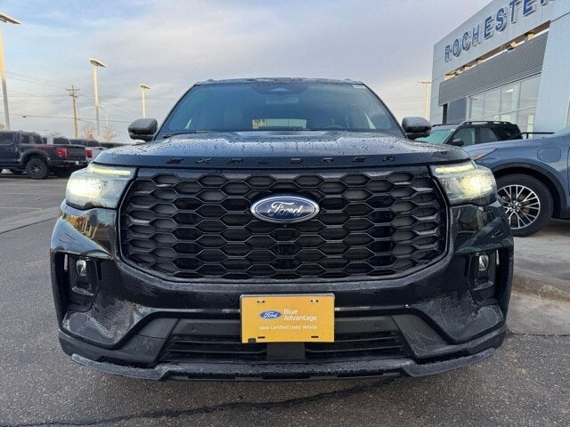 2025 Ford Explorer ST-Line w/ Heated Steering Wheel + Massaging Seats