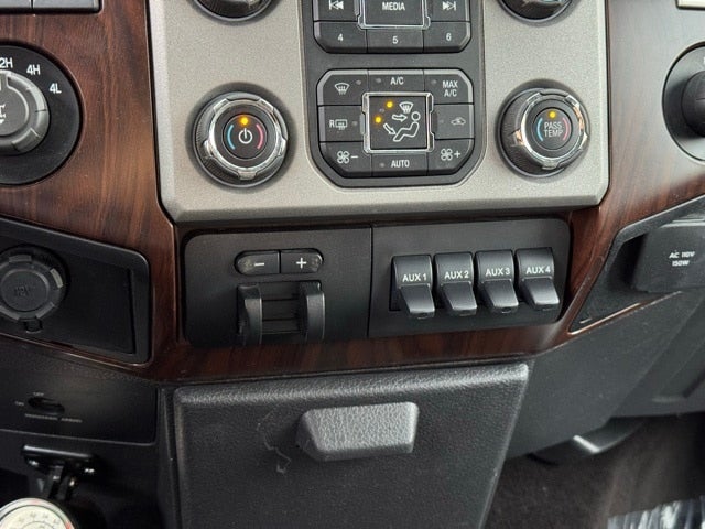 2015 Ford F-250SD Lariat w/ Remote Start + Rear Camera