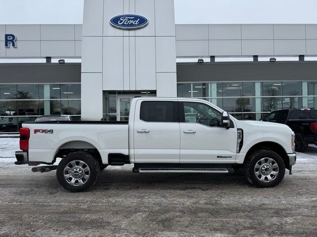 2023 Ford F-350SD Lariat w/ Twin Panel Moonroof + 360 Camera