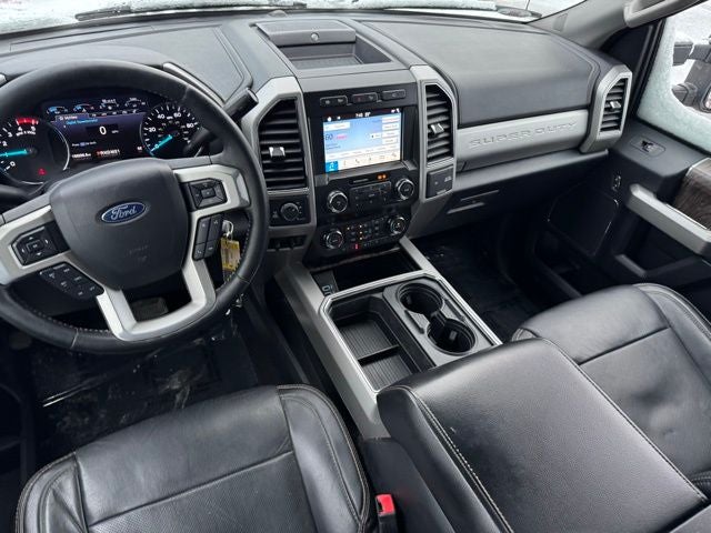 2019 Ford F-350SD Lariat w/ Navigation + Rear CHMSL Camera
