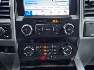 2019 Ford F-350SD Lariat w/ Navigation + Rear CHMSL Camera