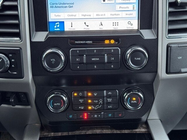 2019 Ford F-350SD Lariat w/ Navigation + Rear CHMSL Camera