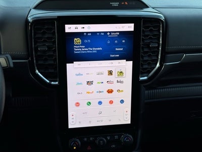 2024 Ford Ranger Lariat w/ Heated Steering Wheel + Tow Package