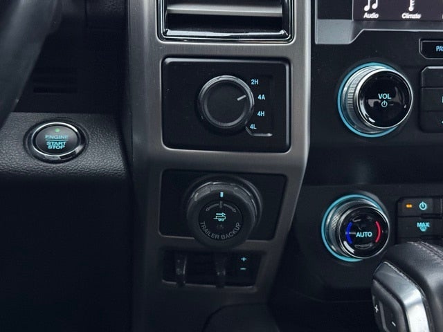 2019 Ford F-150 Platinum w/ Twin Panel Moonroof + Massaging Seats