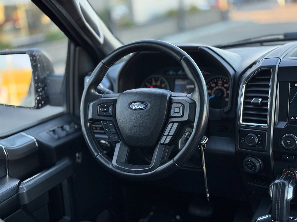 2017 Ford F-150 XLT w/Twin Panel Moonroof