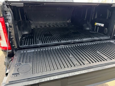 2023 Ford F-150 Lariat w/ Twin Panel Moonroof + Heated Steering Wheel