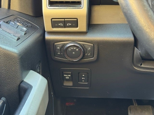 2019 Ford F-150 Lariat Special w/ w/ Heated Steering Wheel + Tow Package