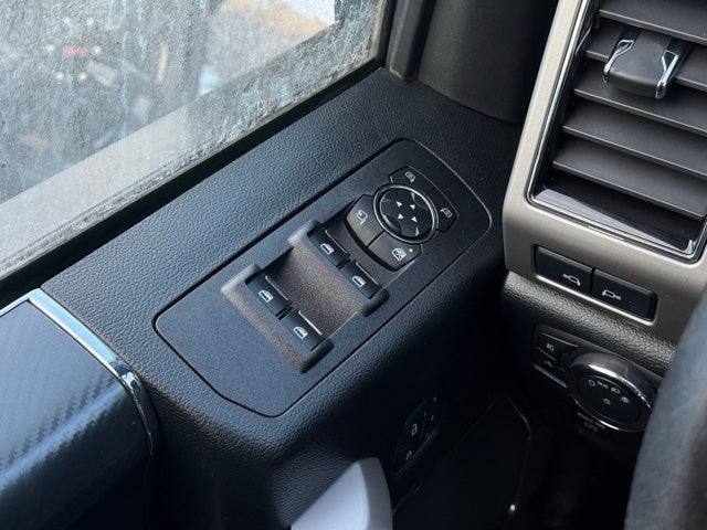 2019 Ford F-150 Lariat w/ Heated Steering Wheel + 157" Wheelbase / 6.5' B