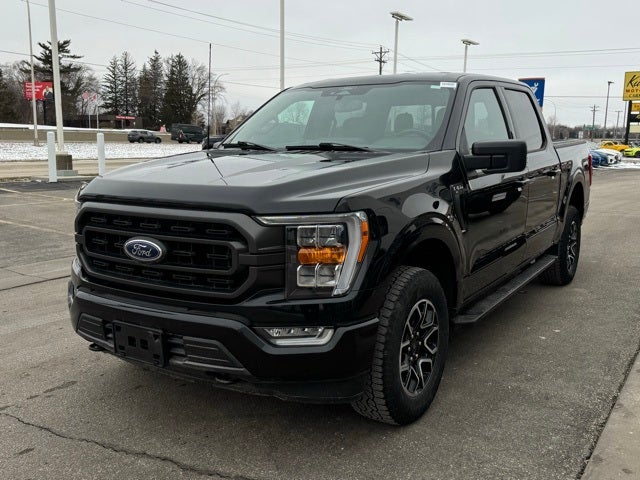 2022 Ford F-150 XLT w/ Power Slide Rear Window + Trailer Tow Package