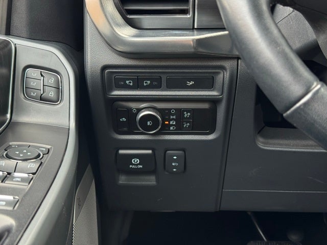 2023 Ford F-150 Lariat w/ Trailer Tow Package