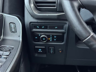 2023 Ford F-150 XLT w/ Twin Panel Moonroof + Max Tow / 157" Wheelbase