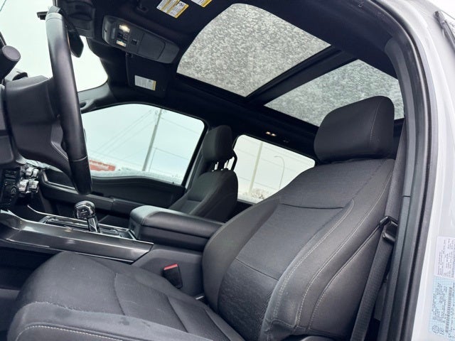 2023 Ford F-150 XLT w/ Twin Panel Moonroof + Max Tow / 157" Wheelbase