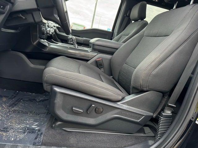 2023 Ford F-150 XLT w/ Twin Panel Moonroof + Trailer Tow Package