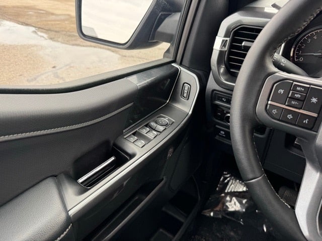 2023 Ford F-150 XLT w/ Twin Panel Moonroof + Trailer Tow Package