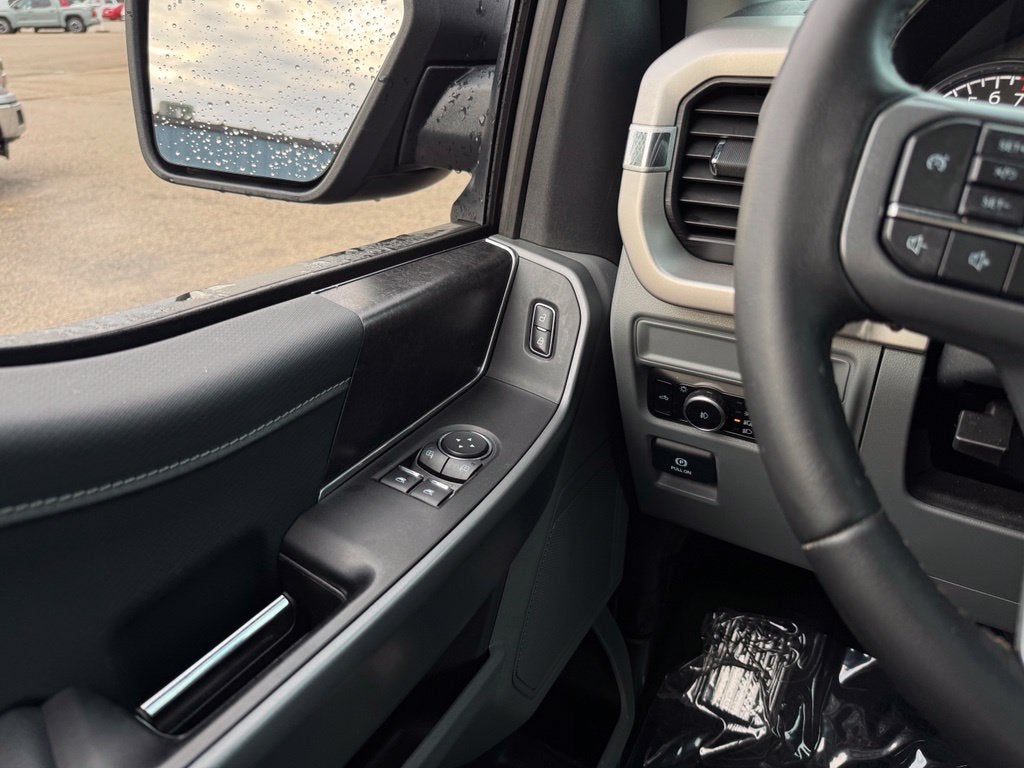 2023 Ford F-150 XLT w/8' Bed