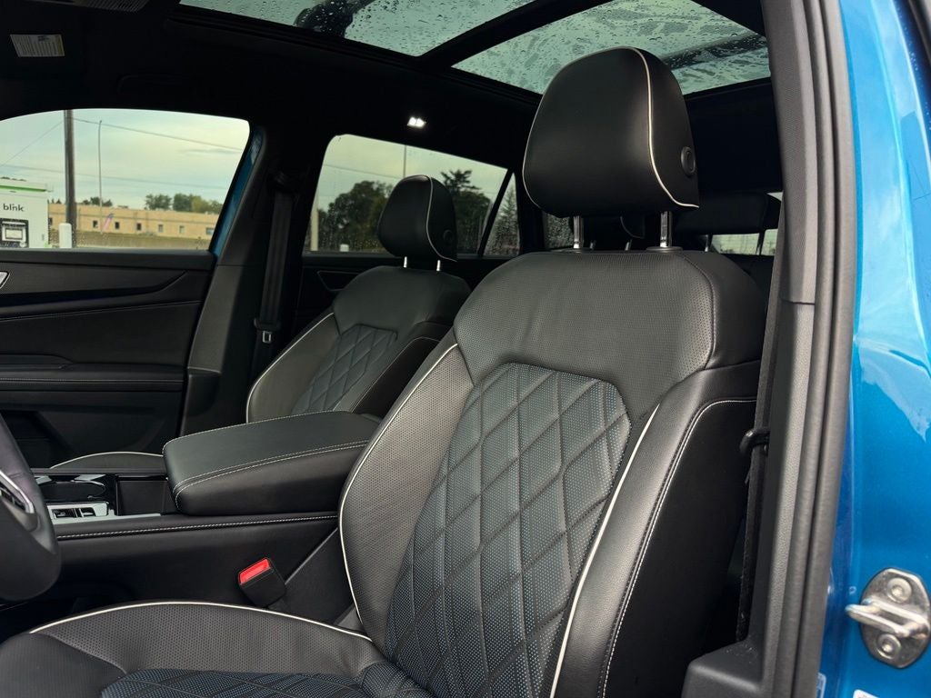 2024 Volkswagen Atlas Cross Sport 2.0T SEL Premium R-Line