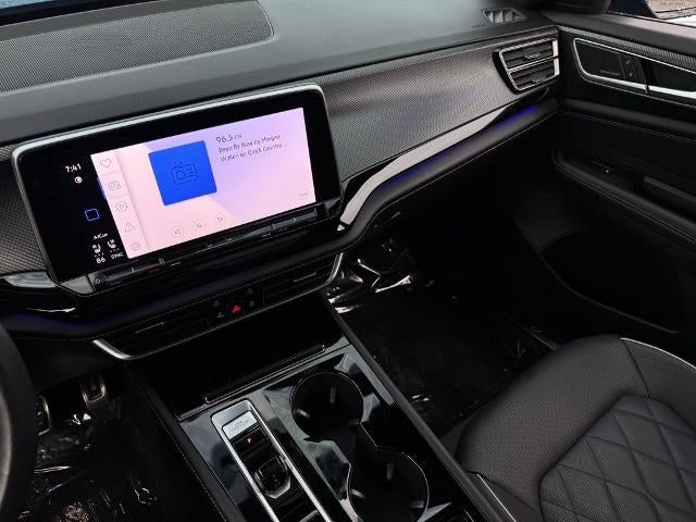 2024 Volkswagen Atlas Cross Sport 2.0T SEL Premium R-Line