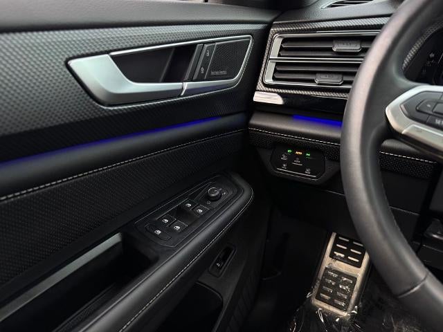 2024 Volkswagen Atlas Cross Sport 2.0T SEL Premium R-Line