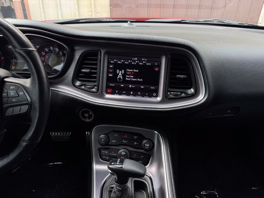 2017 Dodge Challenger SXT