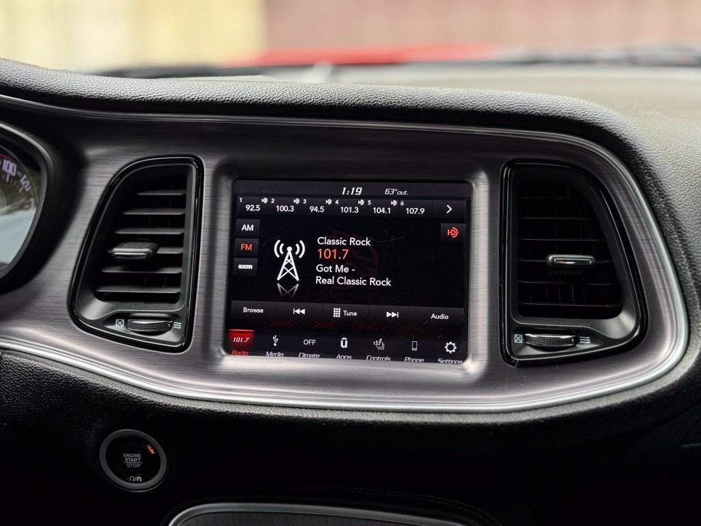 2017 Dodge Challenger SXT