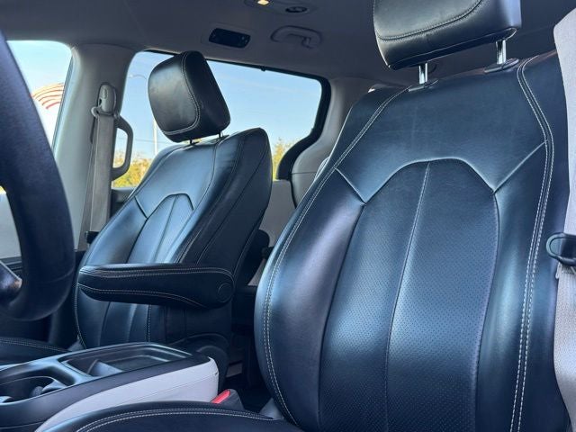 2020 Chrysler Voyager LXI
