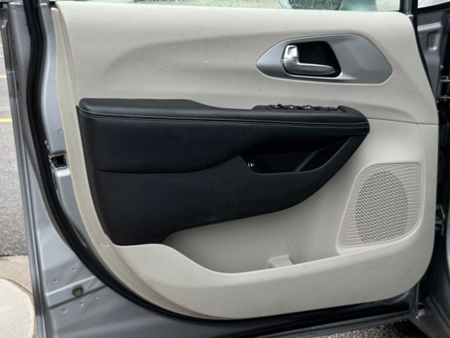 2019 Chrysler Pacifica Hybrid Touring Plus