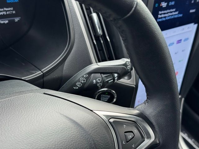 2023 Ford Edge SEL w/ Panoramic Moonroof + Heated Steering Wheel